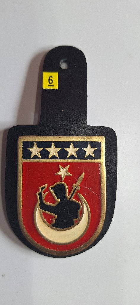 breloque (pucelle) insigne militaire, Collections, Enlèvement ou Envoi, Gendarmerie
