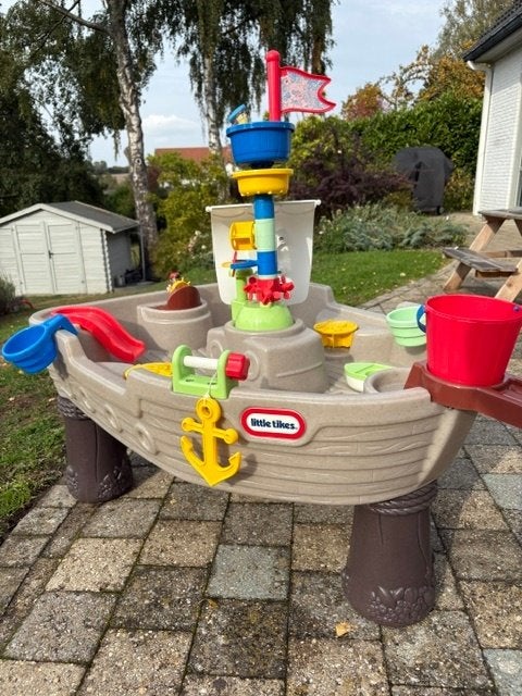 Bateau de pirates de la marque Little Tikes, Enfants & Bébés, Enlèvement, Comme neuf