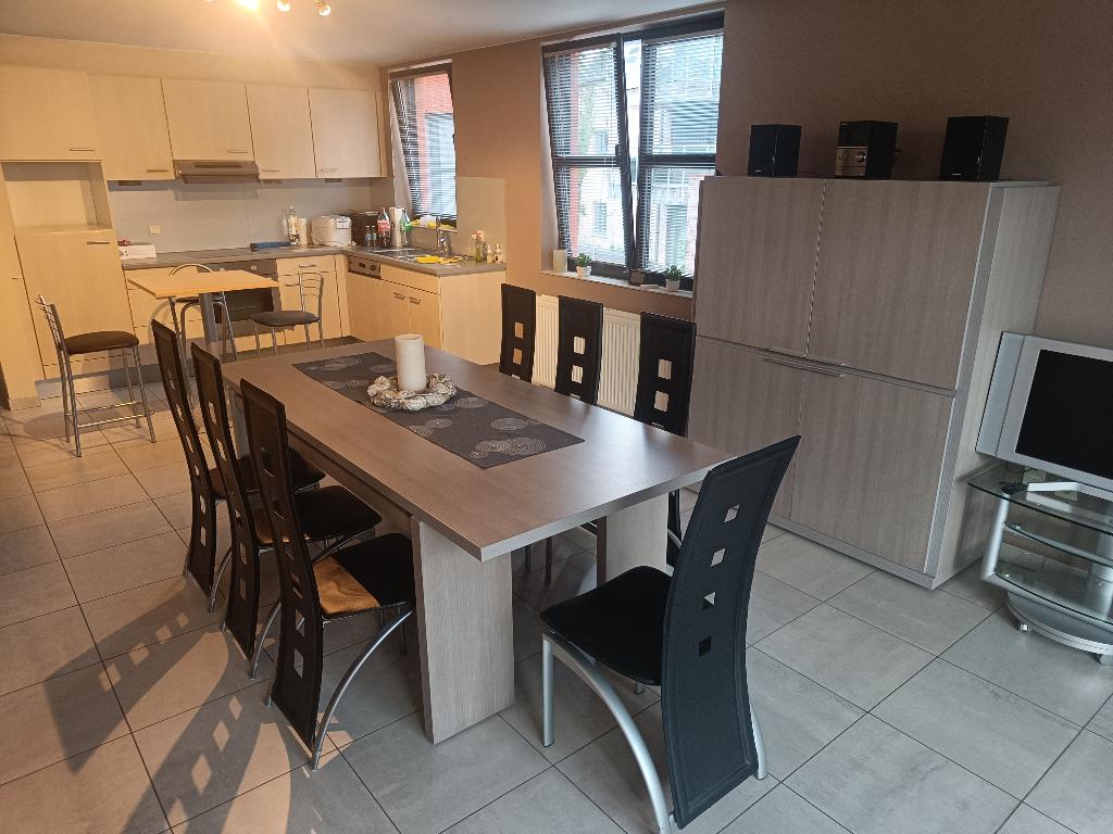 Eetkamer met eettafel en kasten, Ophalen, Zo goed als nieuw, 6 tot 8 stoelen