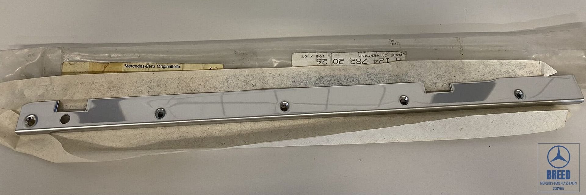 NOS schuifdakrail rechts voor Mercedes-Benz W124 W126 W463, -, Nieuw, Ophalen of Verzenden, -