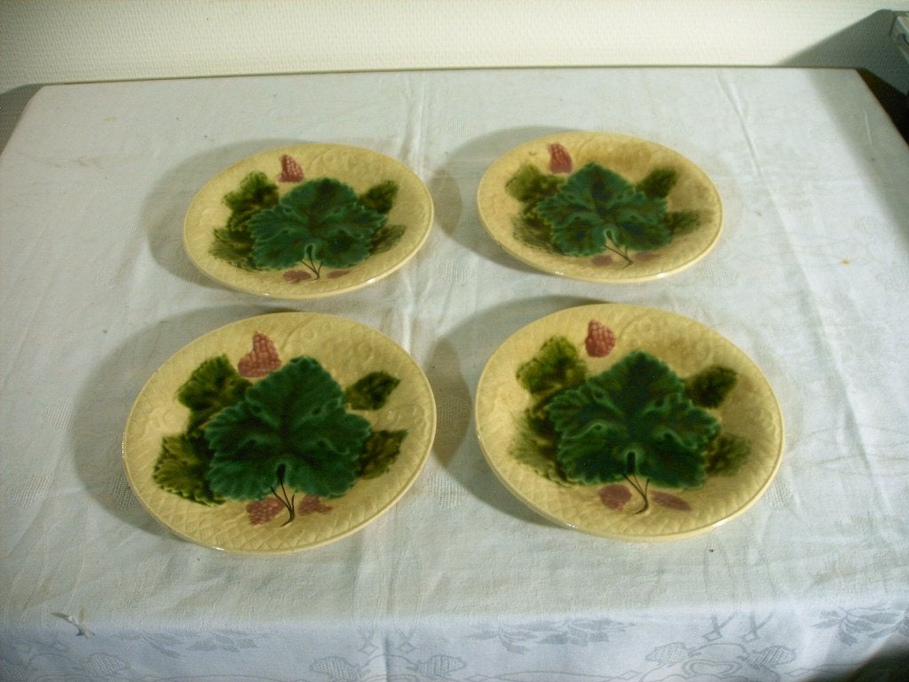 4 antieke barbotinebordjes., Ophalen of Verzenden