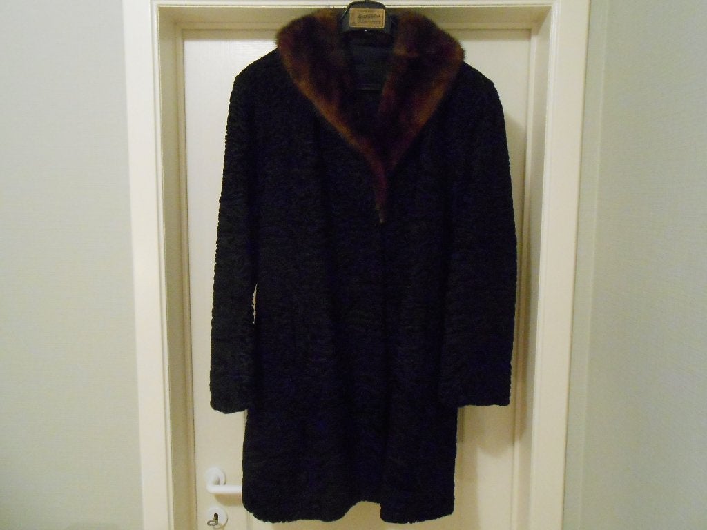 Magnifique manteau en fourrure d'Astrakan véritable  M Large, Enlèvement, Neuf, Taille 42/44 (L), Noir