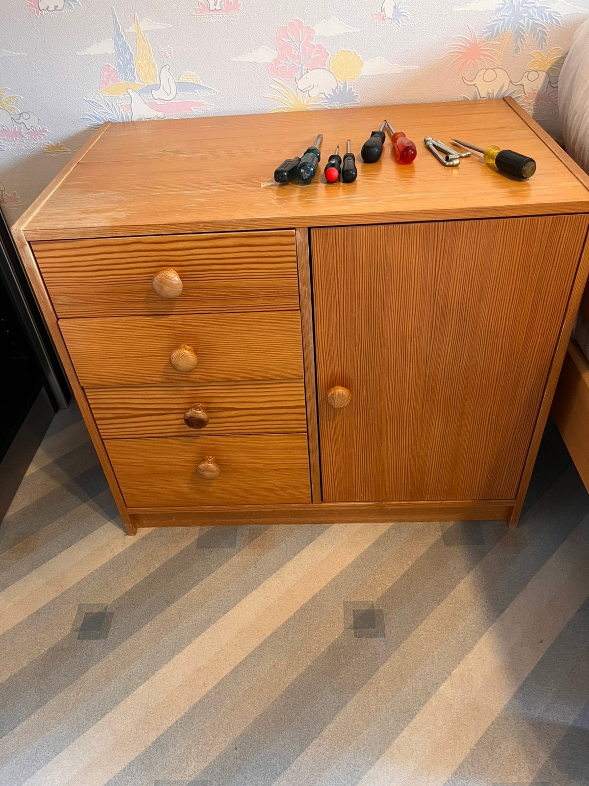Petit meuble bas, Enlèvement, Utilisé