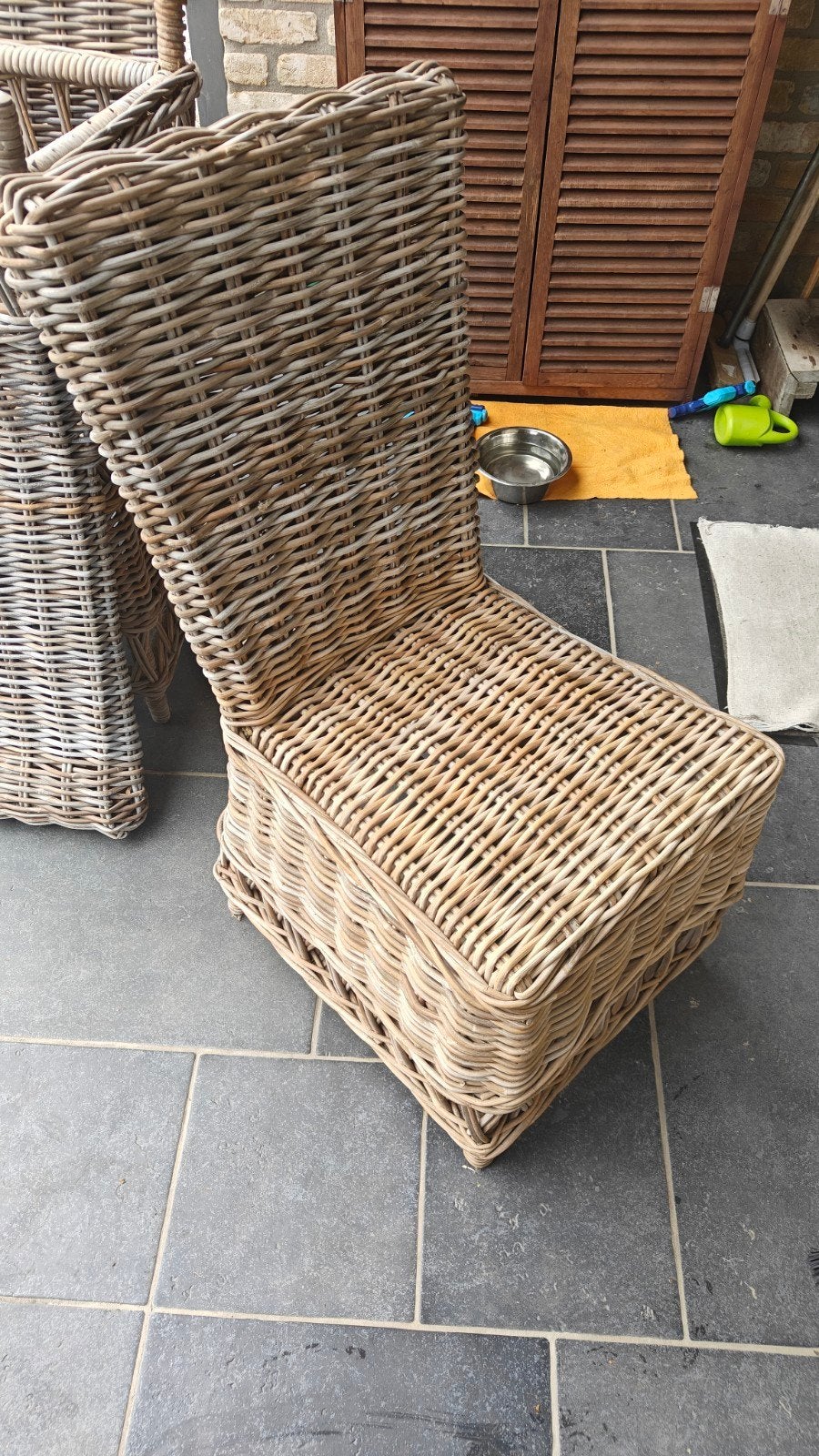 6 gevlochten stoelen, Ophalen
