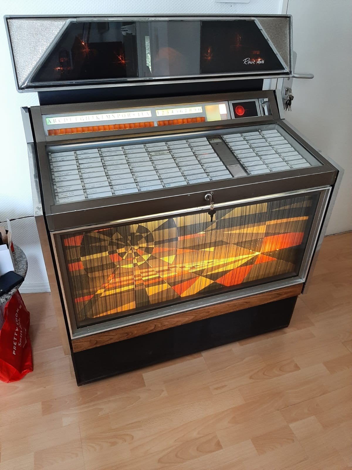 Rowe Ami jukebox, Collections, Enlèvement, Ami