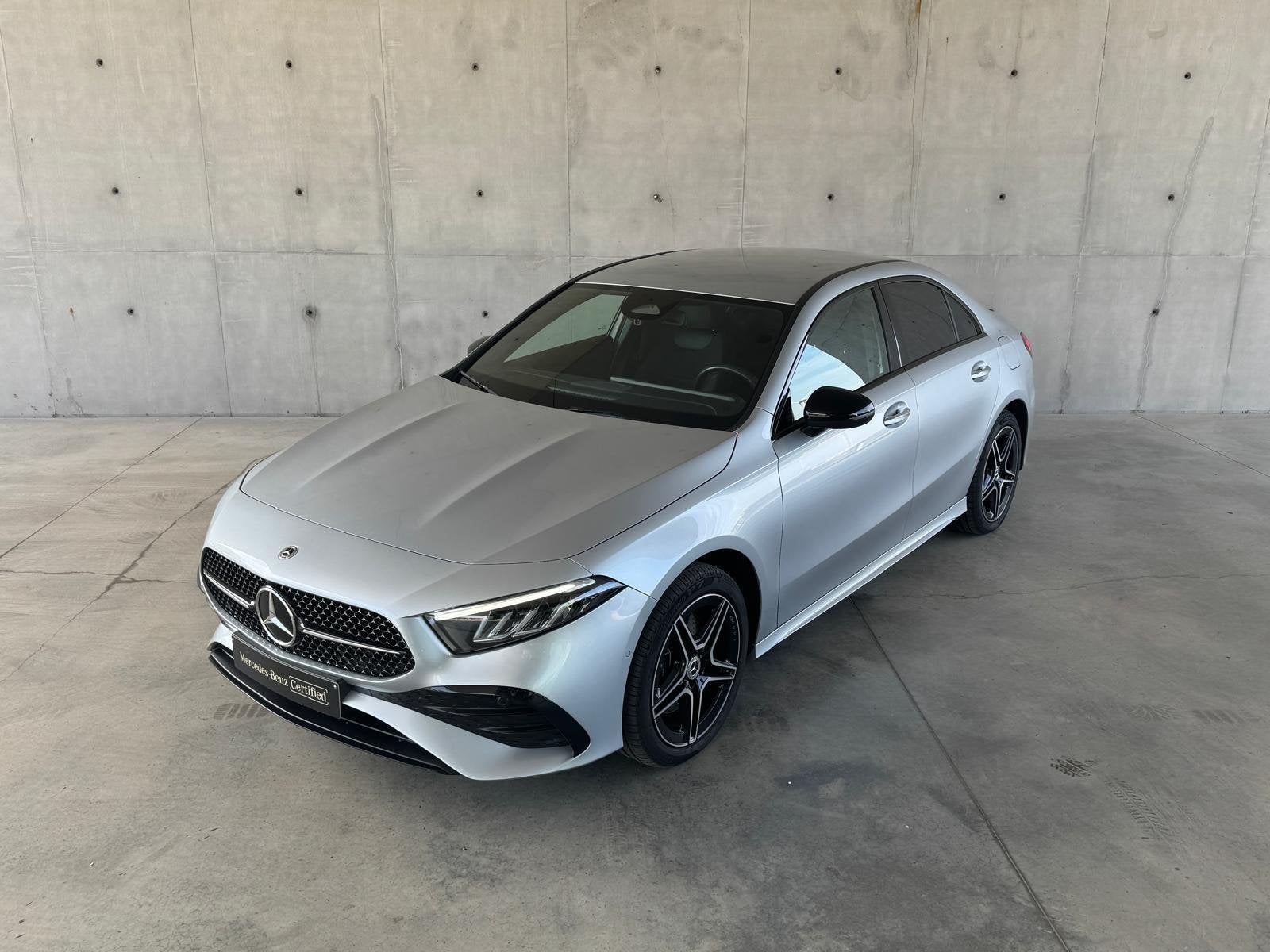 Mercedes-Benz A-Klasse 250 e AMG Line BERLINE + NIGHTPAKKET, Autos, Achat, 4 portes, Entreprise, 16 kWh