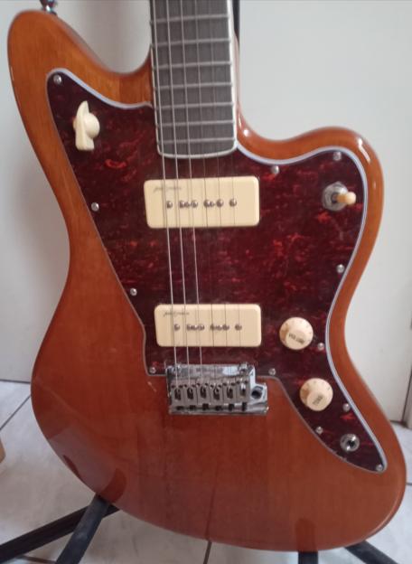 Revelation "Marrakesh" electrische kwarttoon gitaar +tremolo, Muziek en Instrumenten, Snaarinstrumenten | Gitaren | Elektrisch