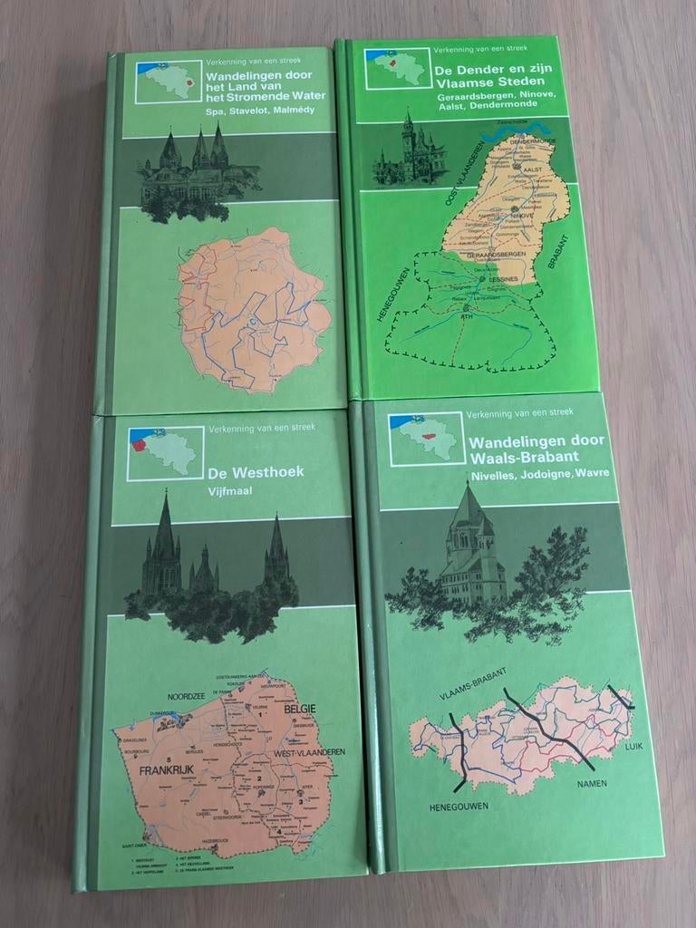 Wandelingen door belgie, Boeken, Ophalen of Verzenden, Gelezen