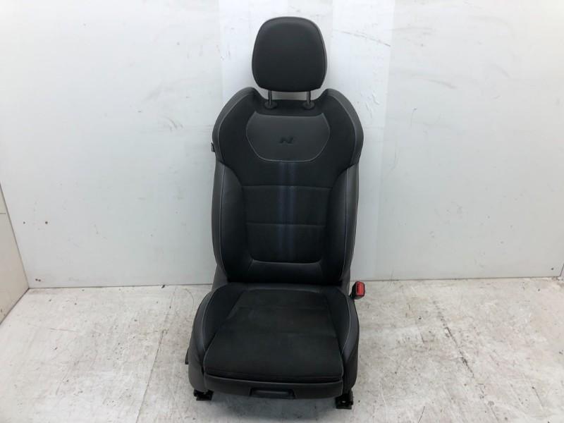 STOEL RECHTS VOOR Hyundai i30 Fastback (PDEBA / PEDBC), Gebruikt, Hyundai
