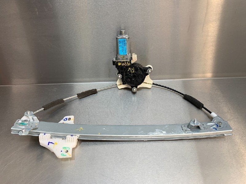 RAAMMECHANIEK RECHTS VOOR Hyundai i20 (GBB) (|82460C7000|), Robert Bosch AG, Gebruikt, Hyundai, Robert-Bosch-Allee 1
74232  Abstatt, DE