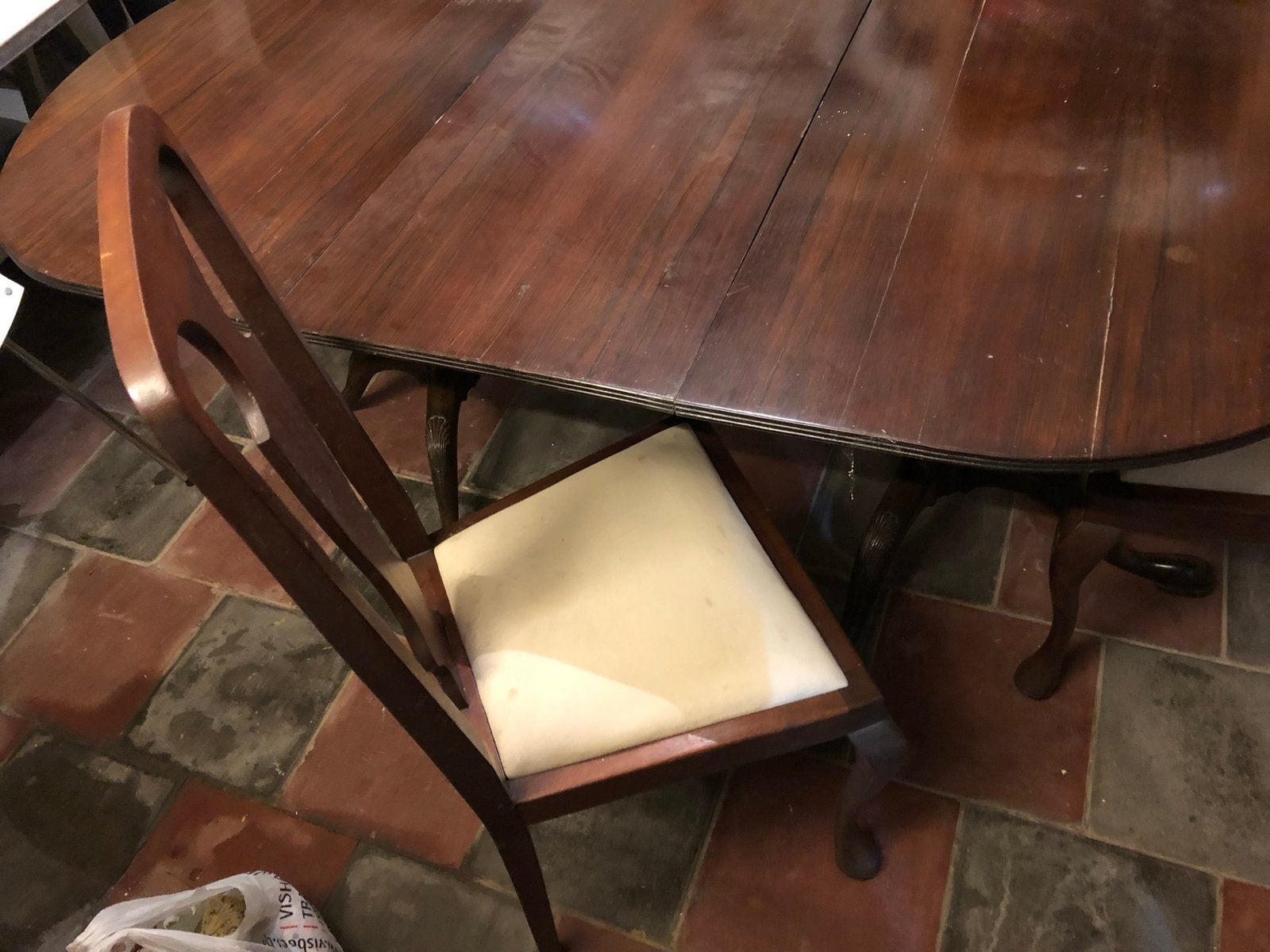 Acajou houten tafel en bijpassende stoelen, Ophalen