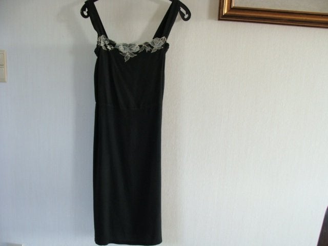 divers robes lignes, robe noir bretelles, taille 36, Enlèvement, Noir
