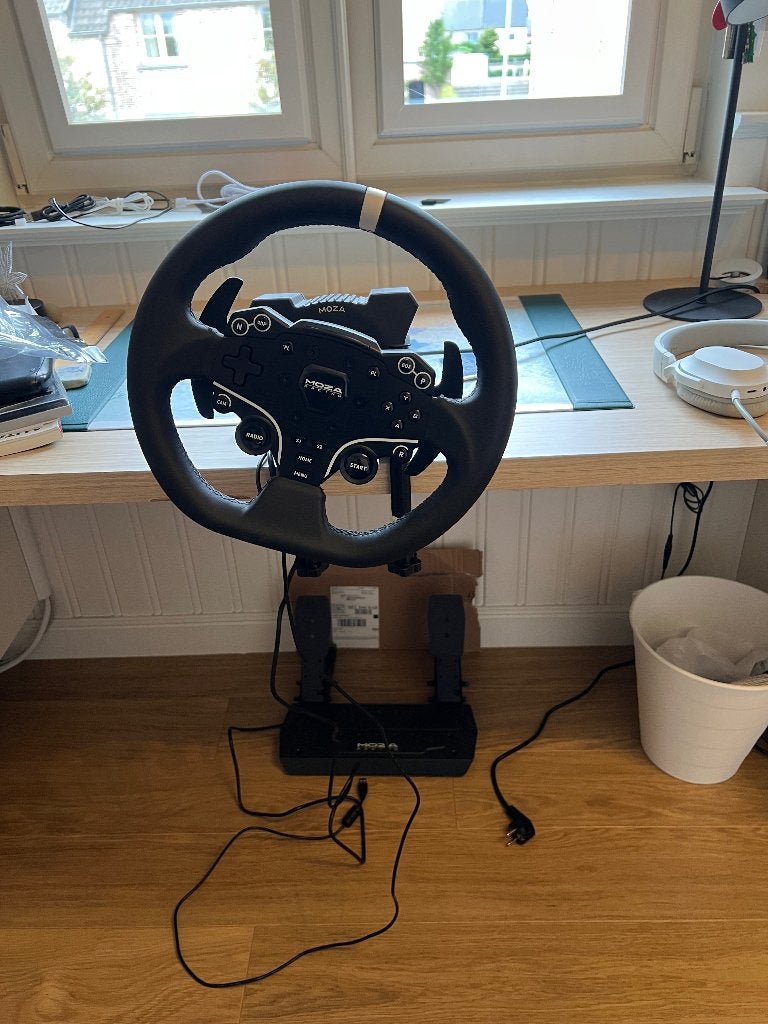 Moza r5 dd racing bundle, Games en Spelcomputers, Racestuur, Ophalen of Verzenden, Zo goed als nieuw, Moza