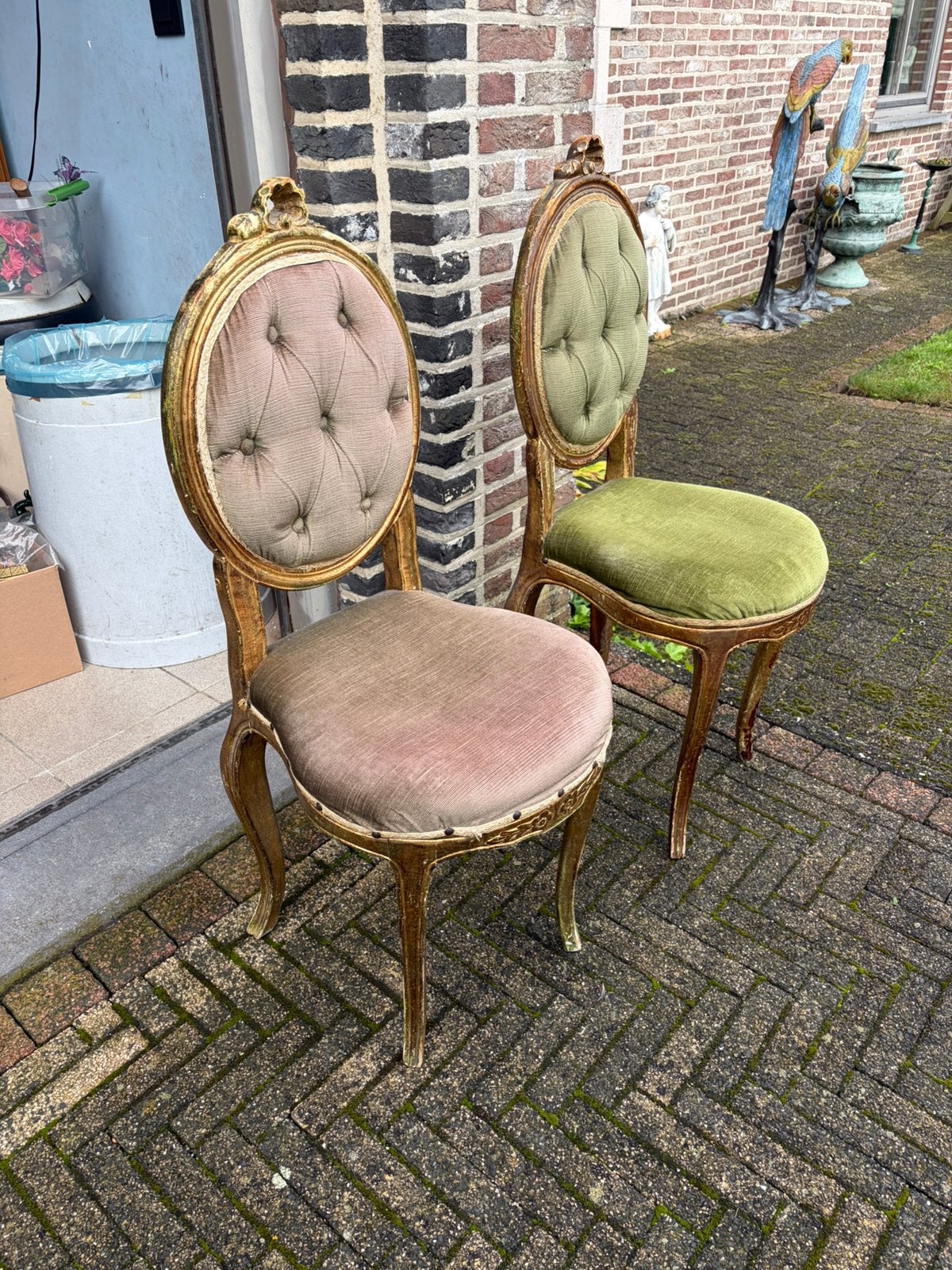 2 chaises médaillons anciennes en bon état, Enlèvement