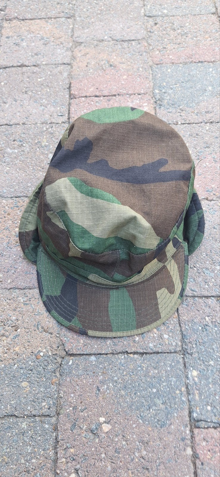 Casquette US Vietnam, Enlèvement