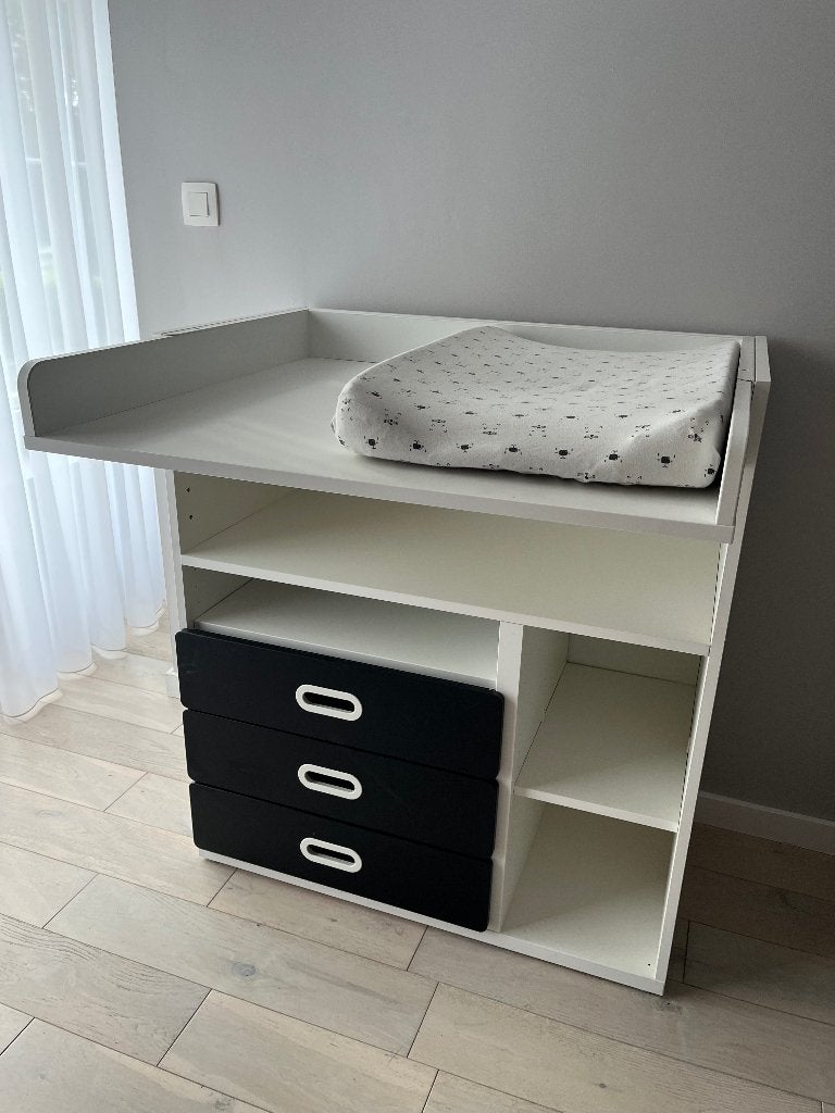 Commode Ikea, Kinderen en Baby's, Kinderkamer | Commodes en Kasten, Ophalen, 50 tot 70 cm, Zo goed als nieuw, 75 tot 100 cm