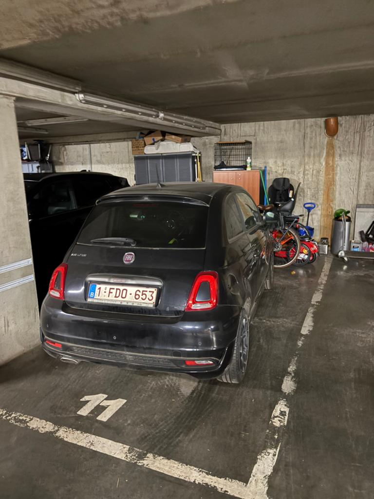 Autostaanplaats te koop, Auto diversen, Autostaanplaatsen en Garages