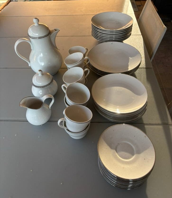 Vaisselle en porcelaine, Enlèvement