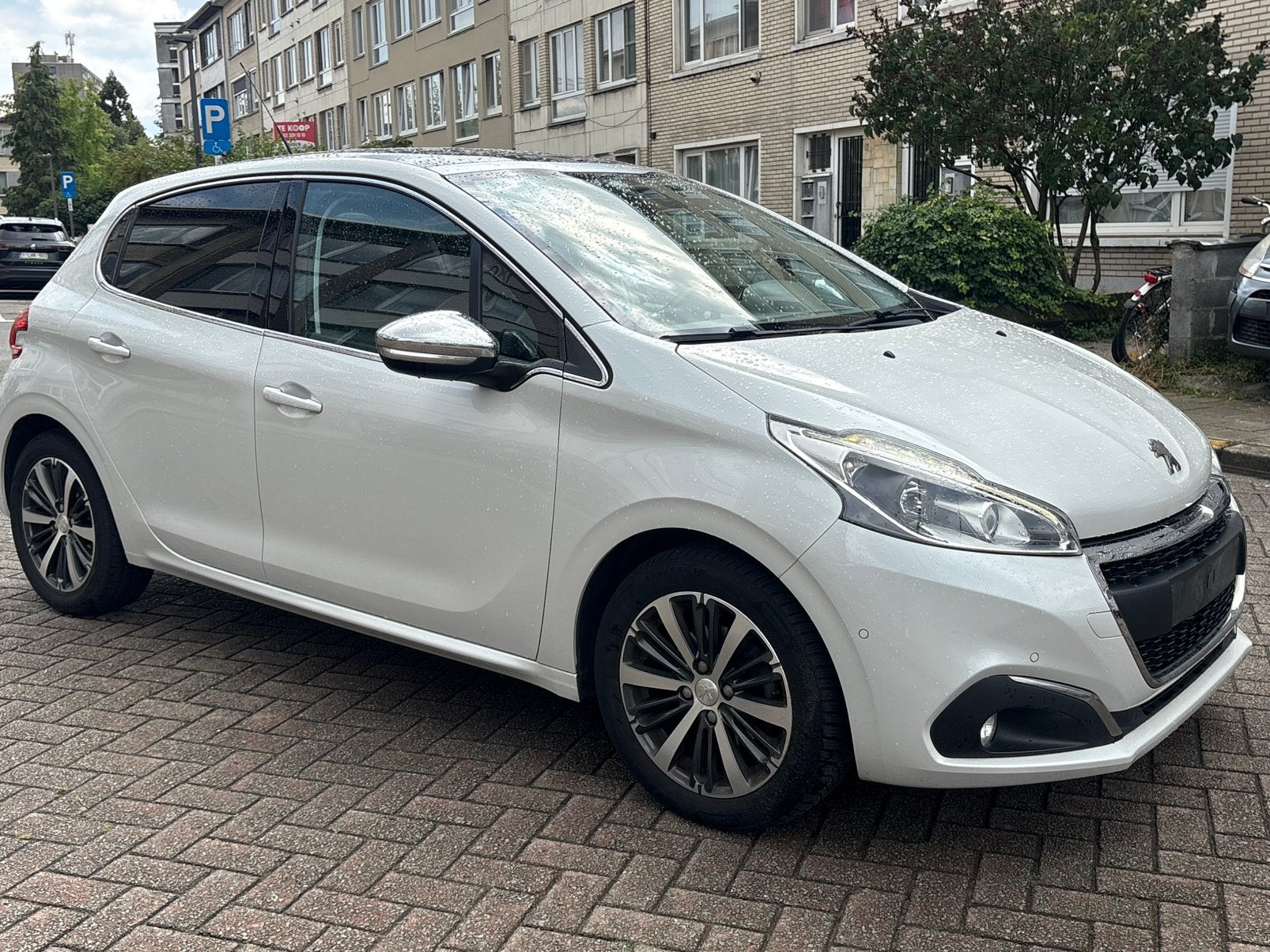 Peugeot 208 AUTOMAAT 1.2 Benzine 2018, Autos, Peugeot, Achat, Euro 6, Entreprise, Noir