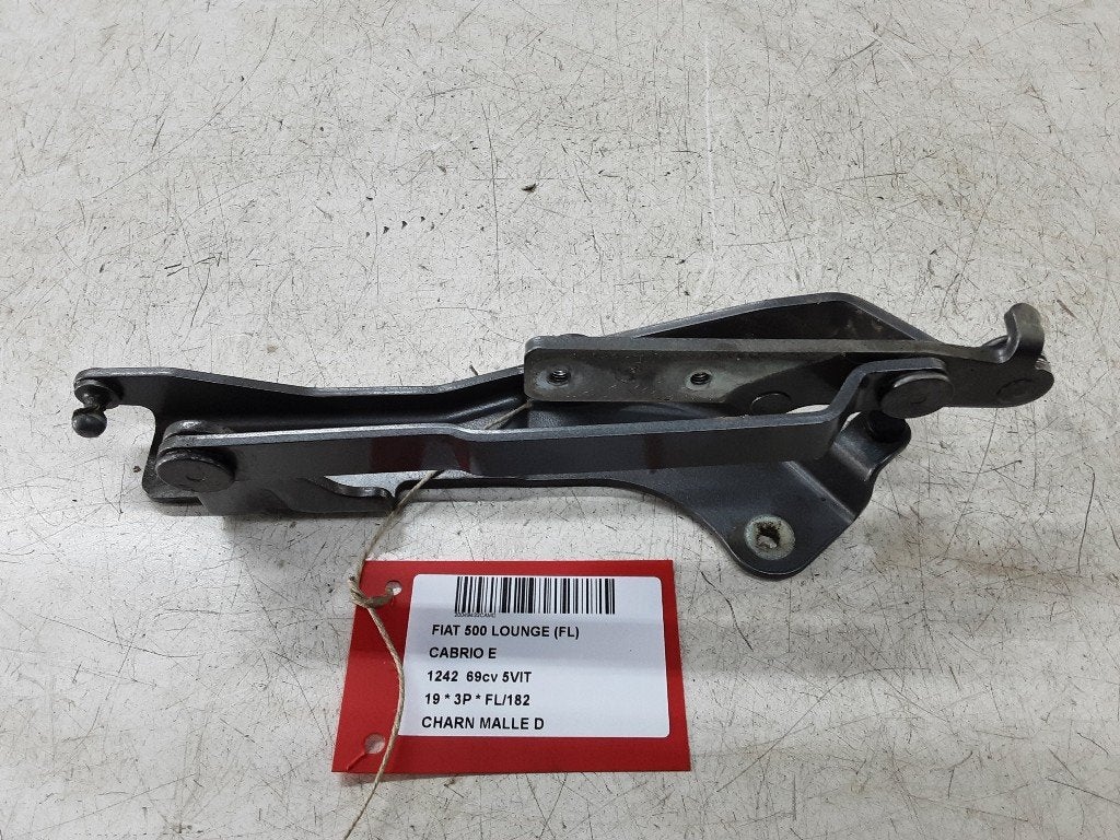COFFRE COUVERCLE CHARNIERE DROIT Fiat 500C (312) (01-2009/-), Mevr. I. Hauben, Utilisé, Fiat, Rue de l'Espoir 34 34
4030  GRIVEGNÉE, BE