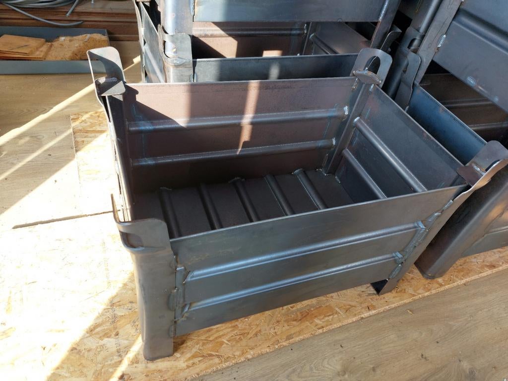 Stalen stapelbakken nieuw 80x50x40, Ophalen of Verzenden