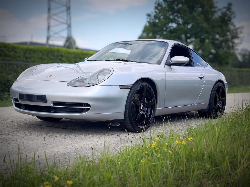 Porsche 911 Carrera 4, Autos, Porsche, Argent ou Gris, Achat, Entreprise, Noir
