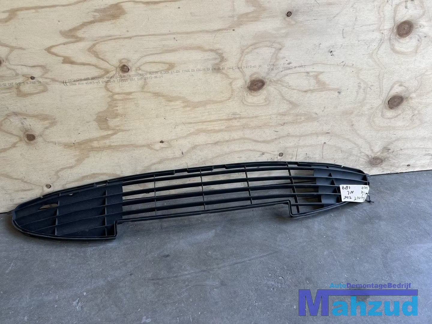 PEUGEOT 206 voorbumper bumper rooster 1998-2006, Taurusavenue 1
2132 LS  Hoofddorp, NL, Contact.group@renault.com, Pare-chocs