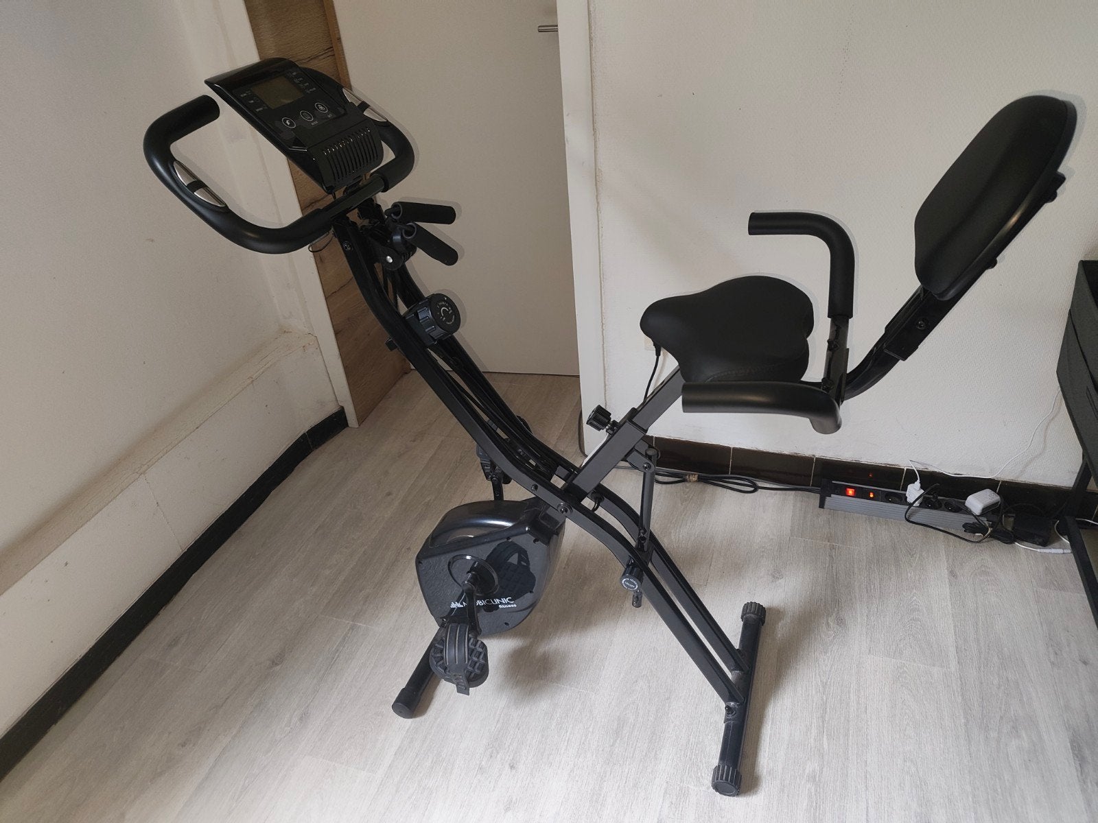 vélo d'appartement decathlon, Jambes, Comme neuf, Enlèvement, Vélo d'appartement