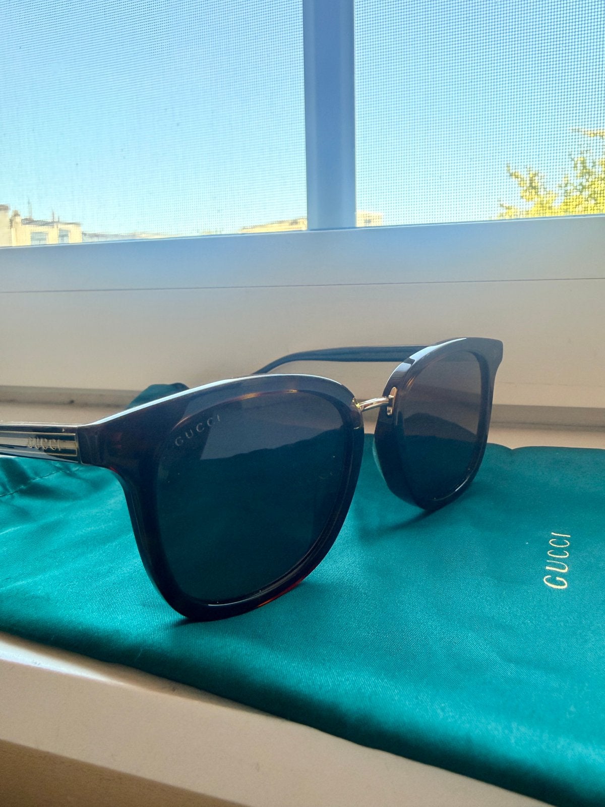 Gucci sunglasses, Ophalen of Verzenden, Zo goed als nieuw