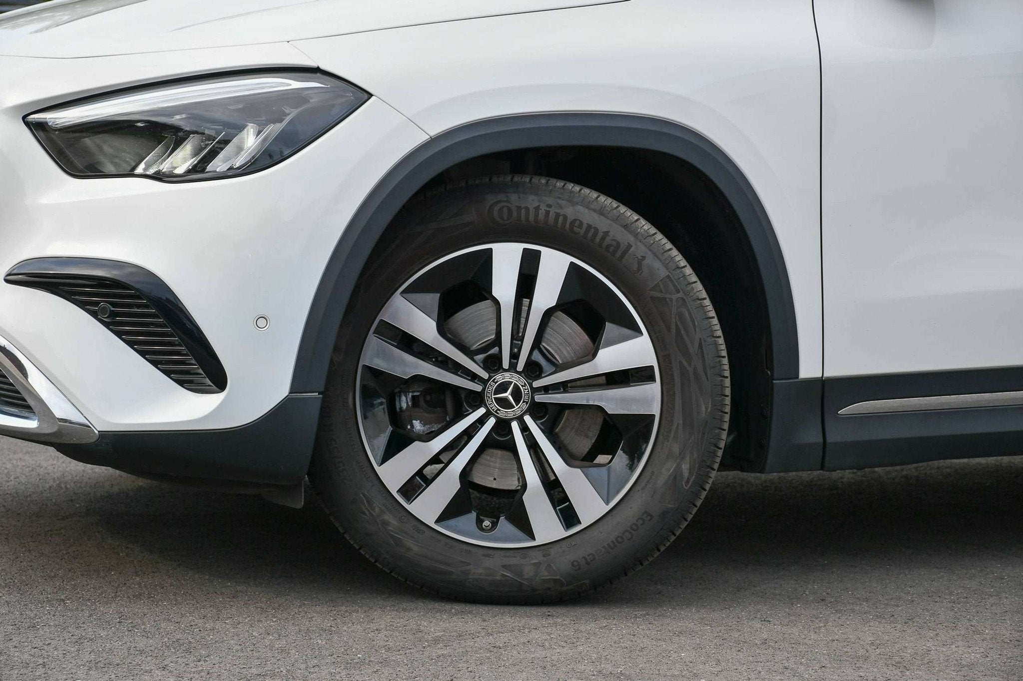 Mercedes-Benz GLA 180 GLA 180d *LED*LEDER*WIDESCREEN*BLIND S, Auto's, Zwart, 4 cilinders, 116 pk, Bedrijf