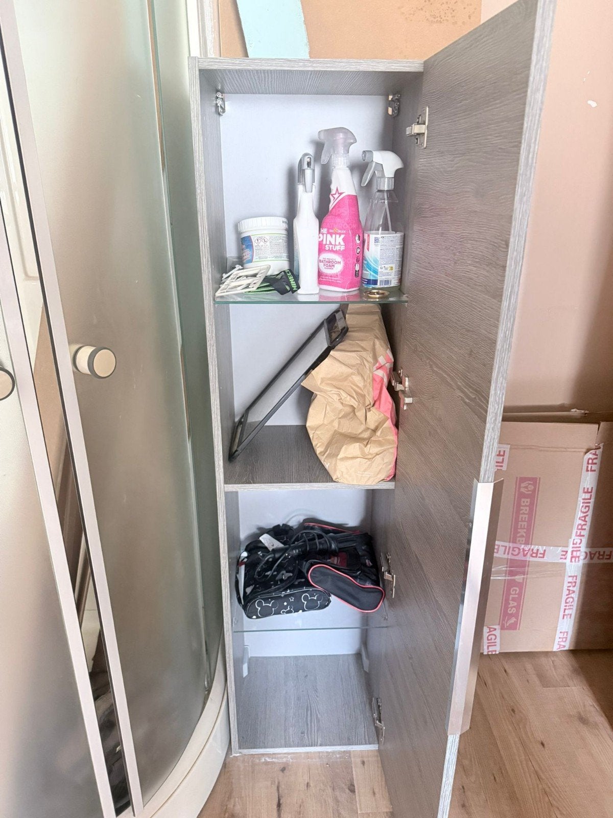 ophangkast te koop, Ophalen