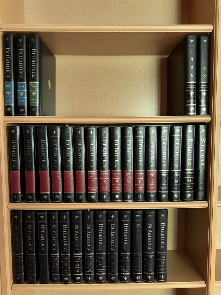 Brittanica 15th edition - 1986 en 1988, Boeken, Encyclopedieën, Complete serie, Algemeen, Ophalen, Gelezen
