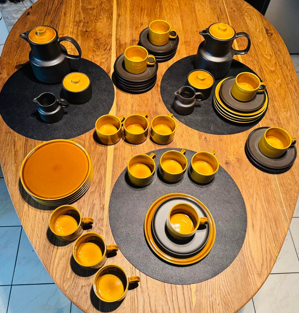 Mellita koffieservies jaren’ 70 in zwart en okergeel, Ophalen, Zo goed als nieuw