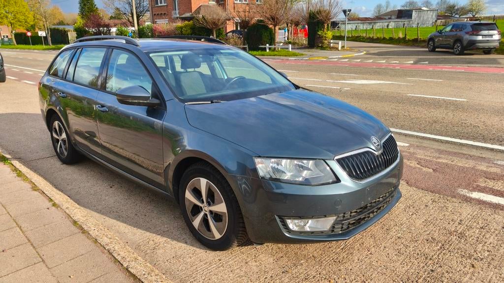 Frein Skoda Octavia 1.6 TDI Trendline
BJ. 2017, Autos, Skoda, Argent ou Gris, Achat, Euro 6, Entreprise