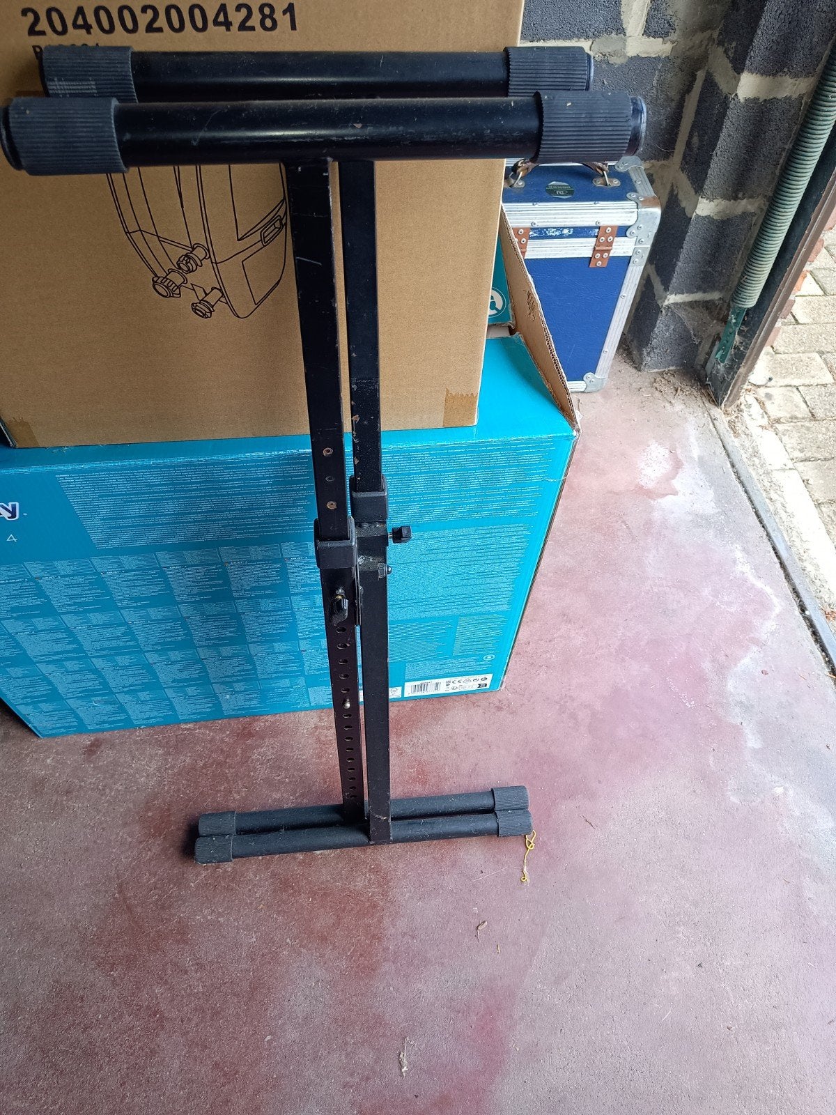 x stand, Musique & Instruments, Enlèvement, Utilisé, Pied, Accordéon