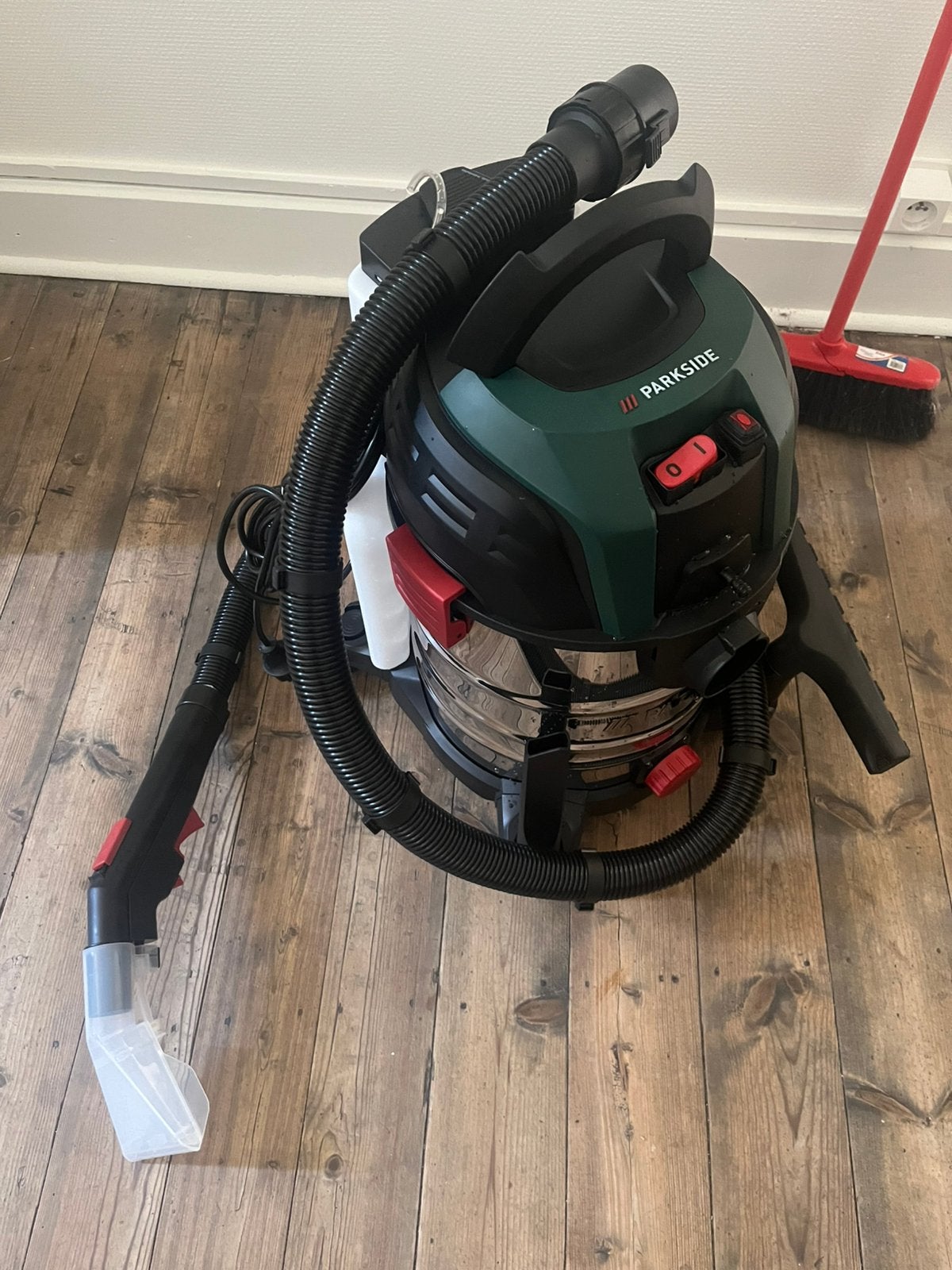 shampouineuse extracteur aspirateur LOCATION, Enlèvement, Comme neuf, Aspirateur d'eau