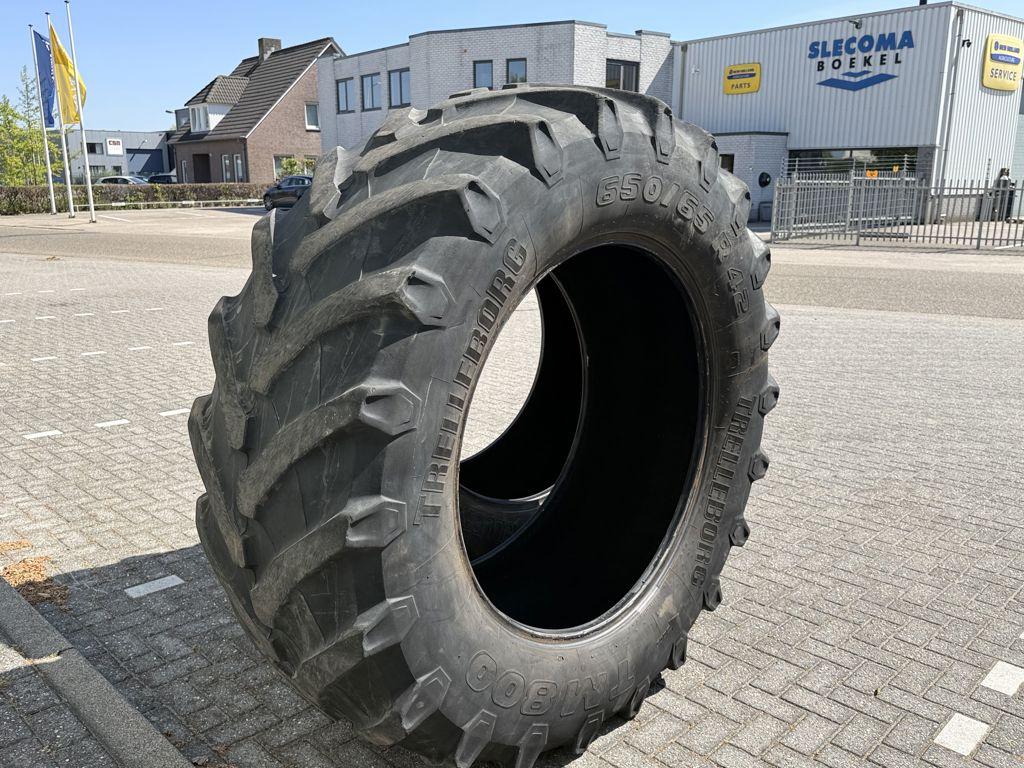 Trelleborg 650/65R42, Gebruikt, Band(en)