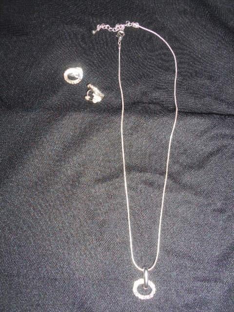 Nieuwe set ketting met hanger en oorbellen, Ophalen of Verzenden, Nieuw, Met hanger