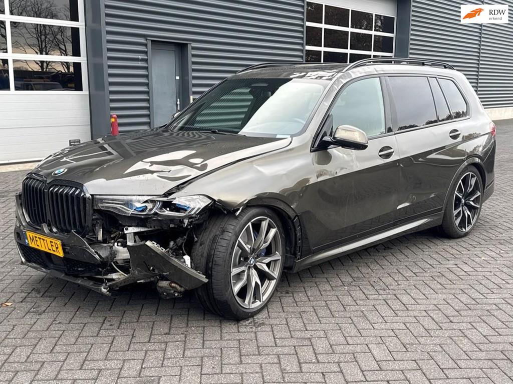 BMW X7 XDrive40d High Executive, M-sportpakket, luchtvering,, Auto's, BMW, Verwarming stoelen achter, Euro 6, 7 zetels, Leder