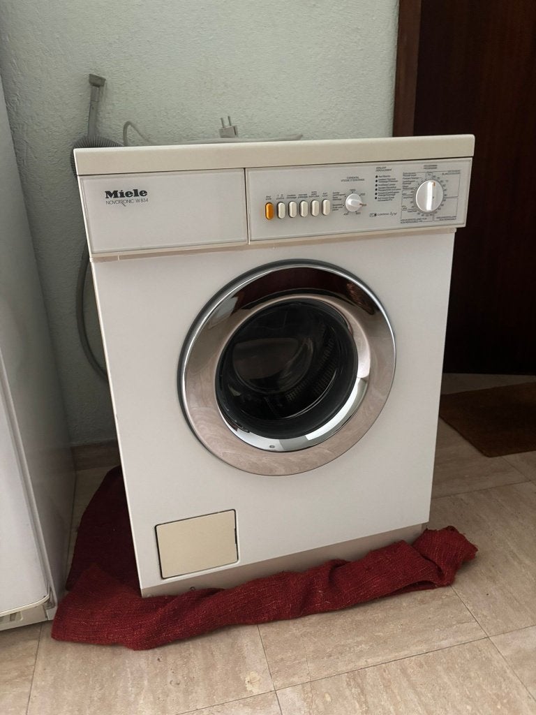 Miele wasmachine - Novotronic W834, Ophalen, 1200 tot 1600 toeren, Gebruikt, Minder dan 85 cm