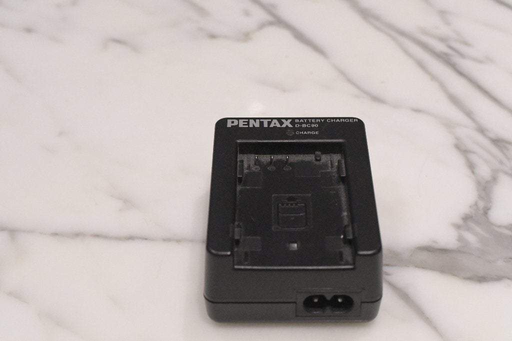 Chargeur de batterie Pentax D-BC90 pour K5D et 645D D-LI-90, TV, Hi-fi & Vidéo, Enlèvement ou Envoi, Utilisé, Reflex miroir, Pentax