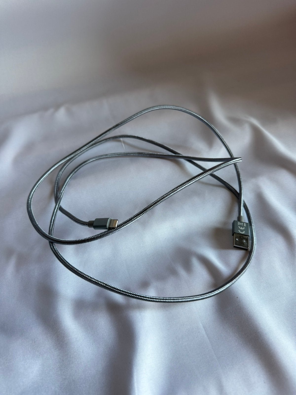Câble USB - Lightning (iPhone), Lightning, Autres marques, Comme neuf, Enlèvement