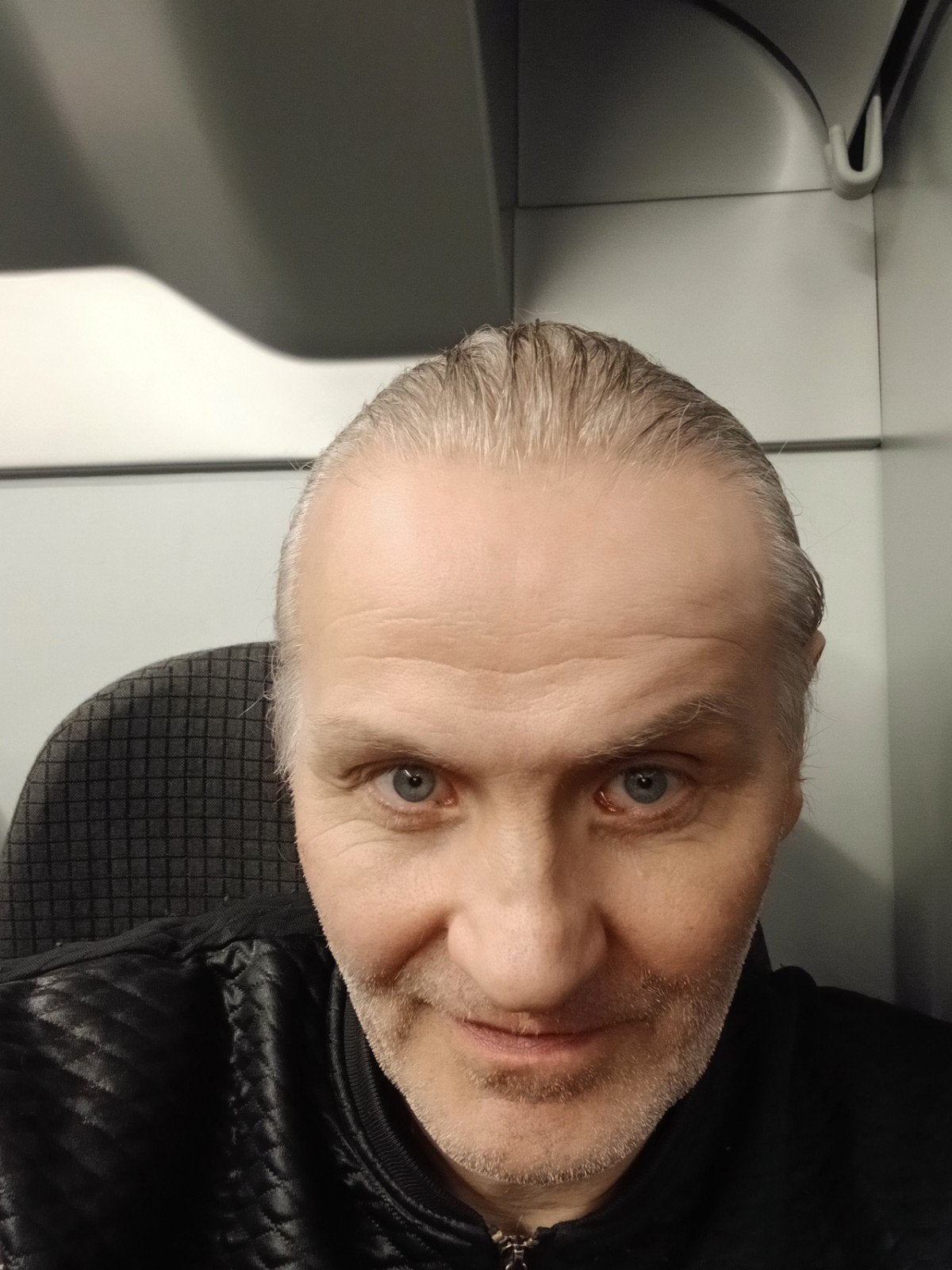 Toffe man zoekt toffe vriendin., Contacten en Berichten