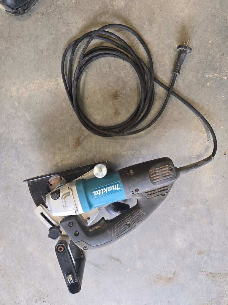 Makita sleuvenfrees, Ophalen