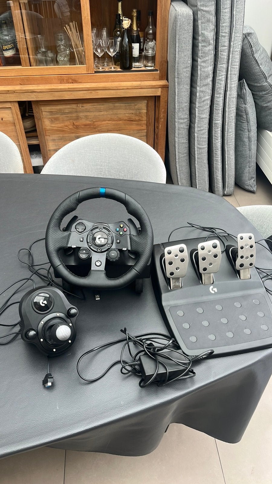 Volant Logitech G923 + pédales + levier de vitesses, Enlèvement, Comme neuf, Volant ou Accessoire de sport, Xbox 360