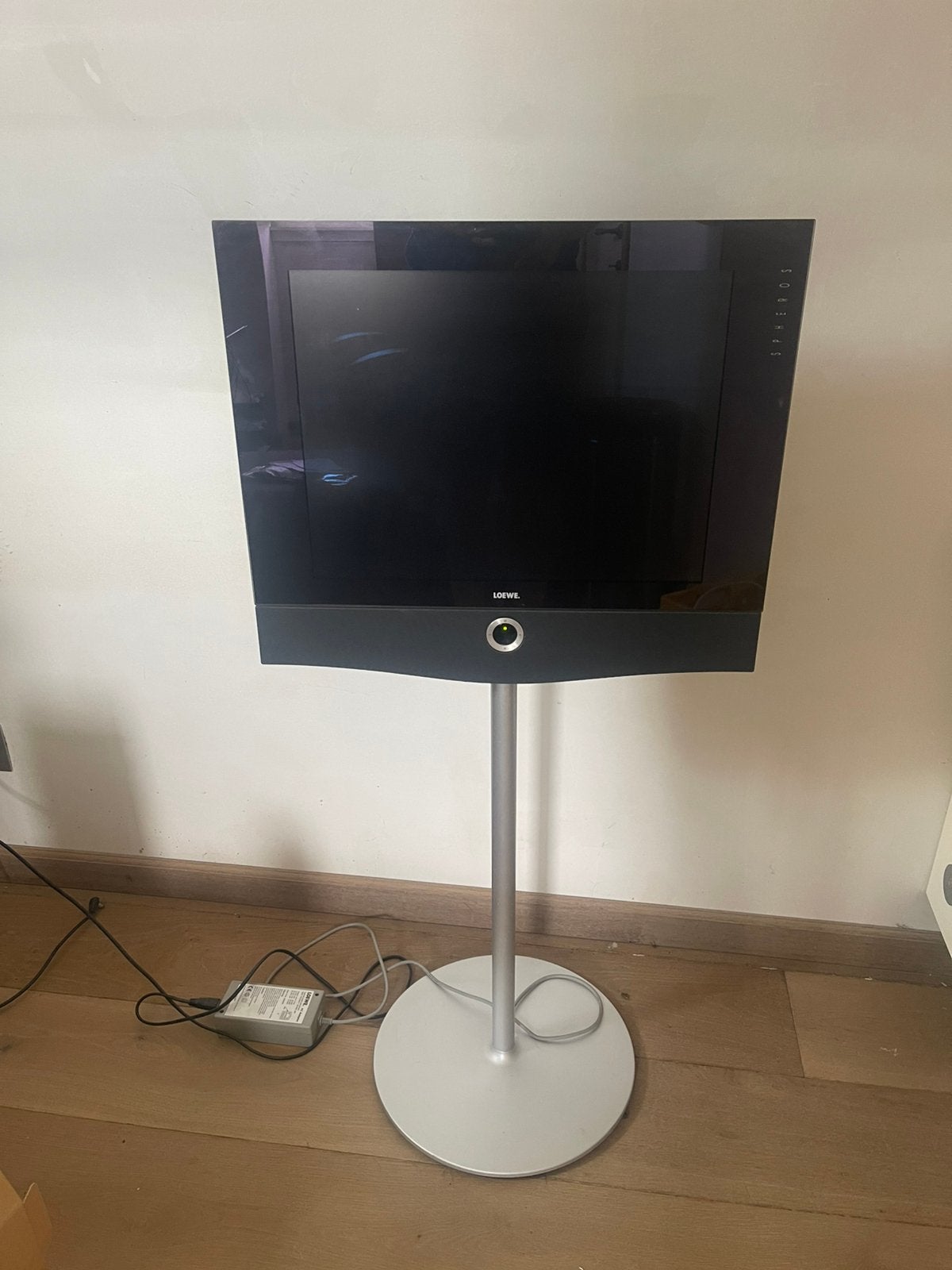 Loewe TV - Radio Speros 20 op voet, Zo goed als nieuw, 40 tot 60 cm, Ophalen, Overige merken
