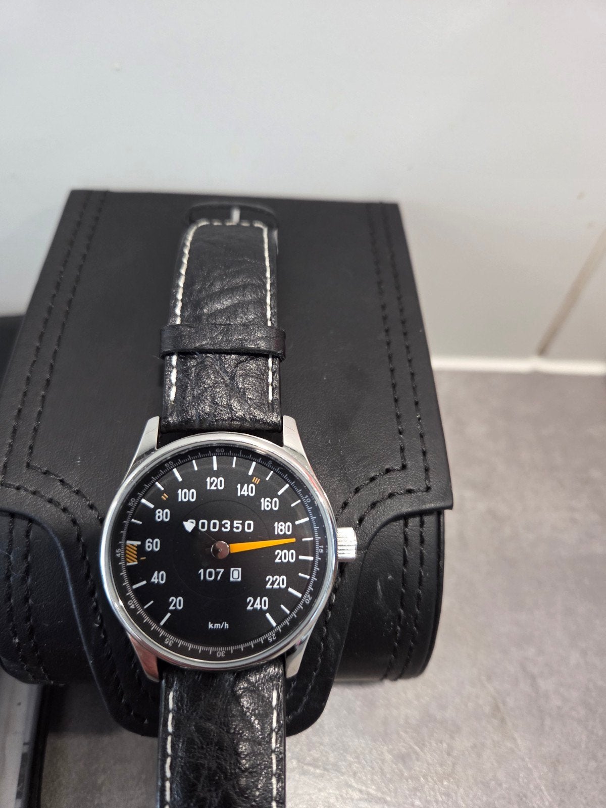 Montre Mercedes Benz W107 SLC 350 SL vintage en parfait état, Bijoux, Sacs & Beauté, Enlèvement, Comme neuf