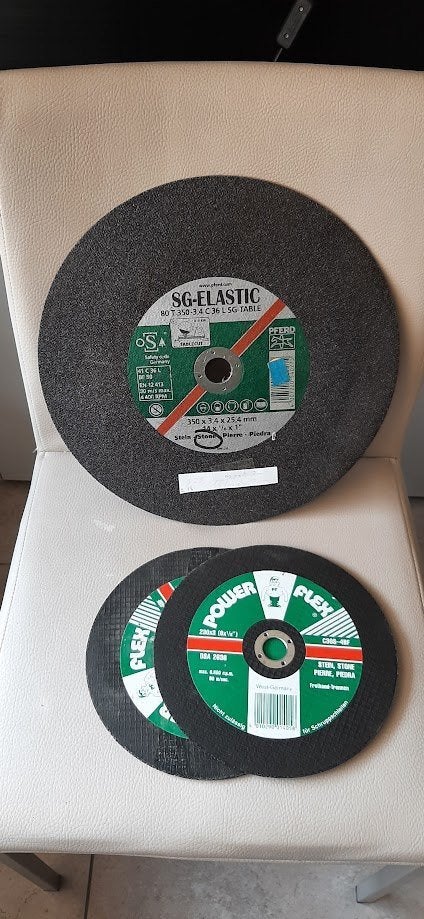 disques à meuler 230 et 350 disques à tronçonner, Enlèvement ou Envoi