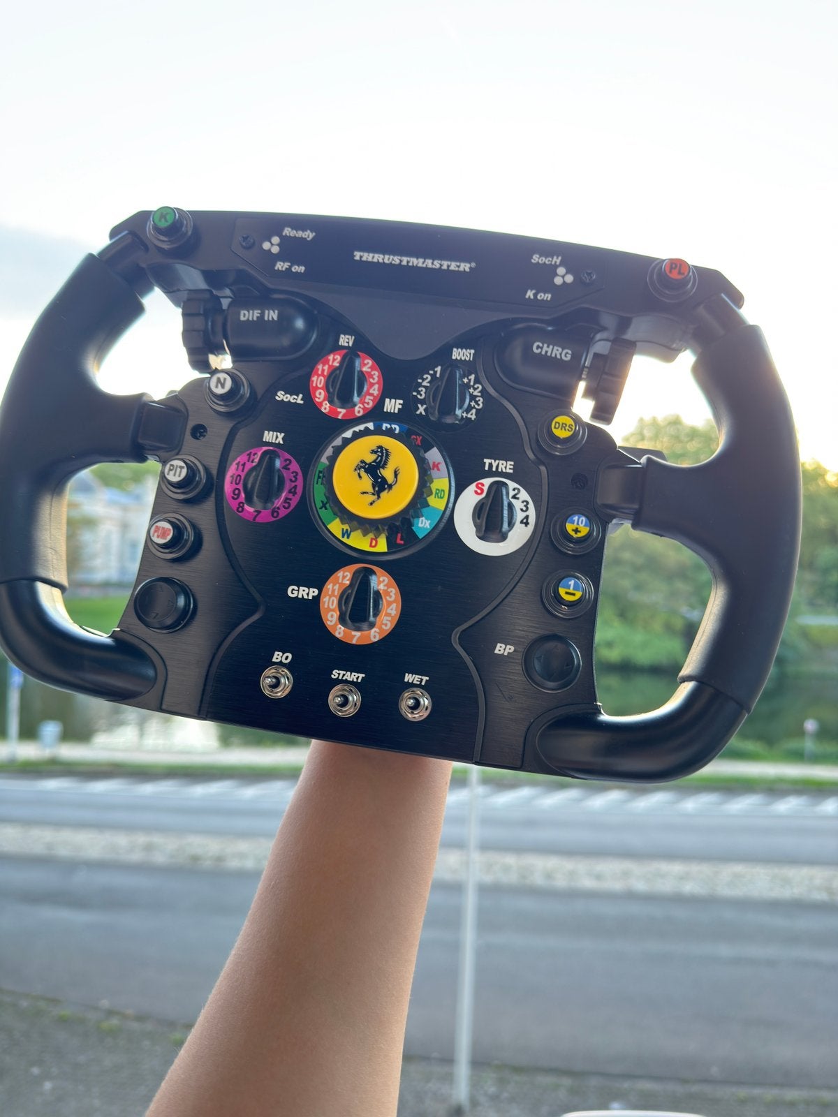 Thrustmaster Ferrari F1 Wheel Add-On – Excellent état, Enlèvement ou Envoi, Reconditionné, Volant ou Accessoire de sport