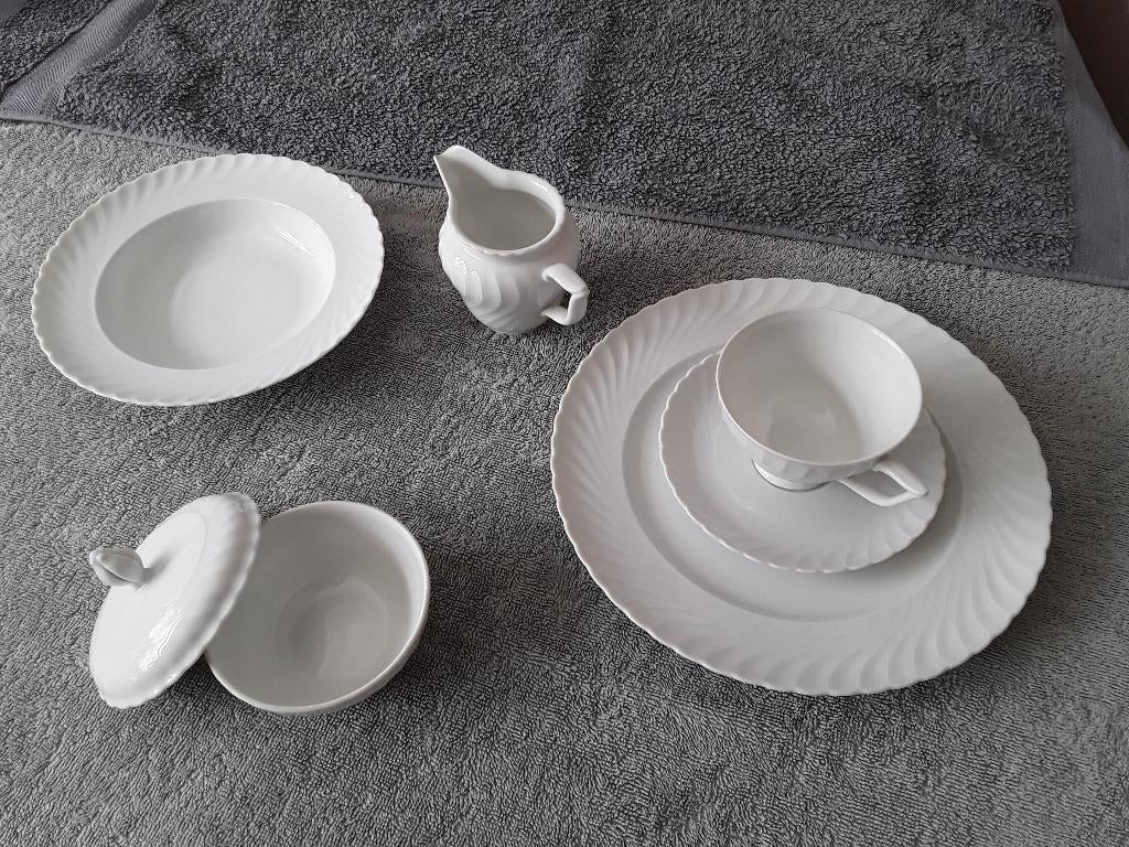 ROYAL TETTAU SERVIES, Enlèvement, Utilisé, Assiettes(s)